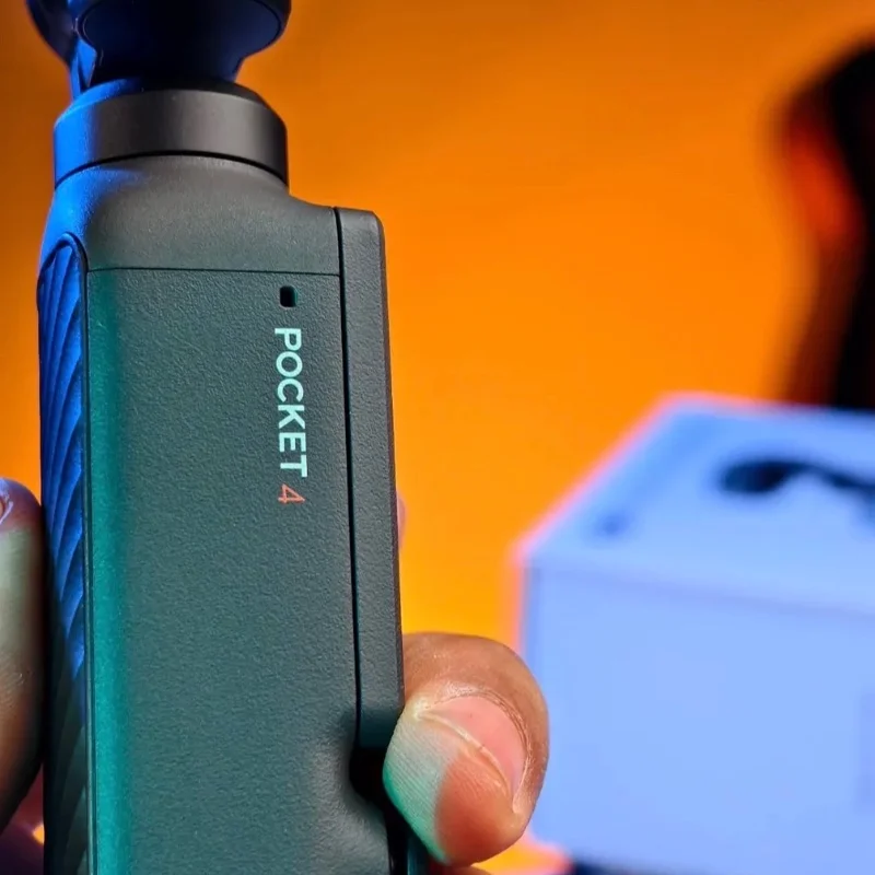 DJI Osmo Pocket 4 Creator Combo 4