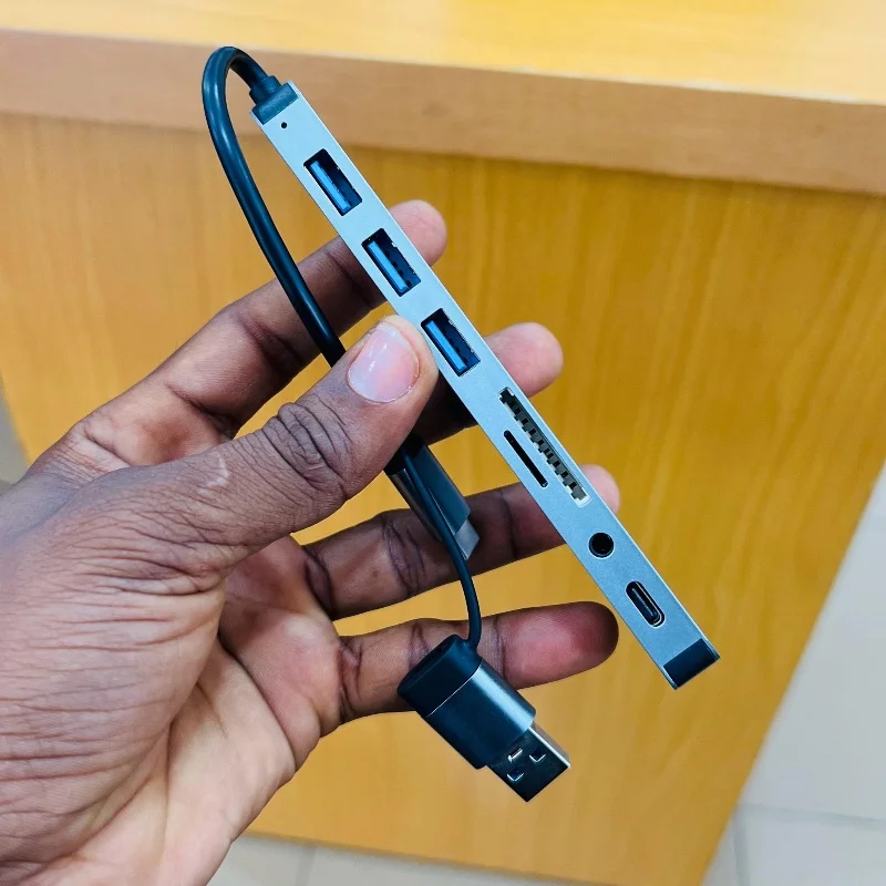 Adaptateur Hub USB-C 8 en 1 – Multiport Ultra Complet 3