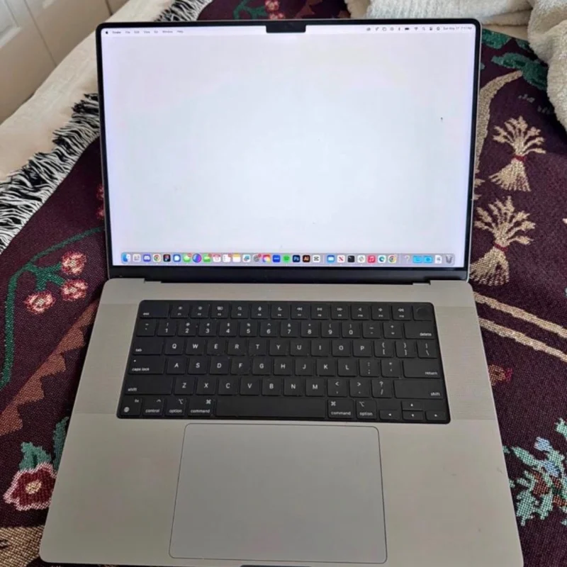 MacBook Pro M1 – 16 Pouces ( 1To 32Ram )  3